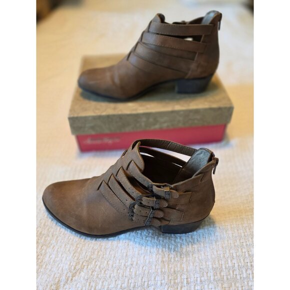 American Rag Adariep Tan Cutout Booties With Buckle & Zipper Closure Size 9.5M - Picture 2 of 11